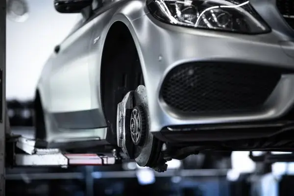 depositphotos_535909106-stock-photo-tyre-change-wheel-balancing-repair